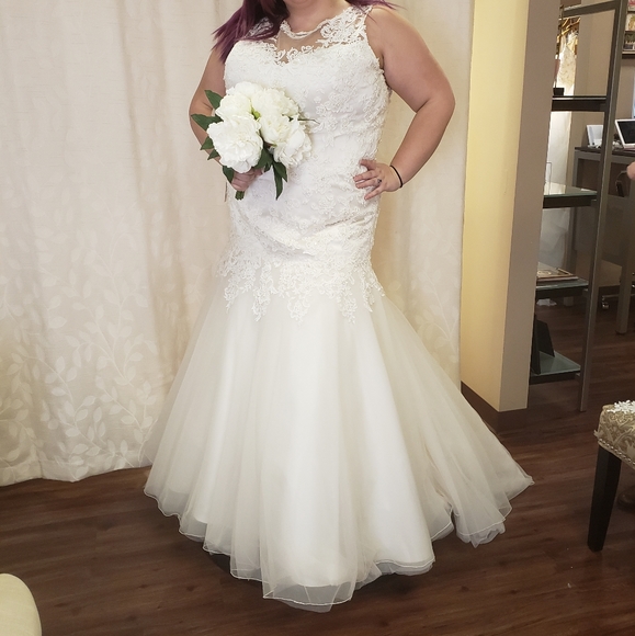 Size 22 mermaid wedding dress - Picture 6 of 8